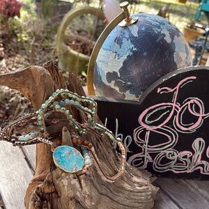 NWT HANDCRAFTED elegant Green & Blue Beaded Wrap Bracelet w/ large turquoise